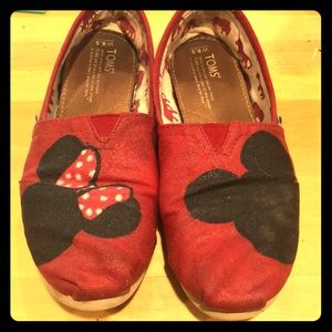 Used handpainted Disney Toms size 9